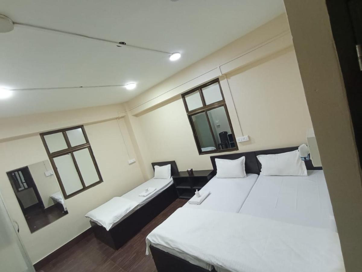 Oyo Thangal Hotel Imphál Exteriér fotografie