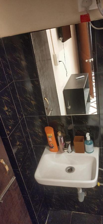 Oyo Thangal Hotel Imphál Exteriér fotografie