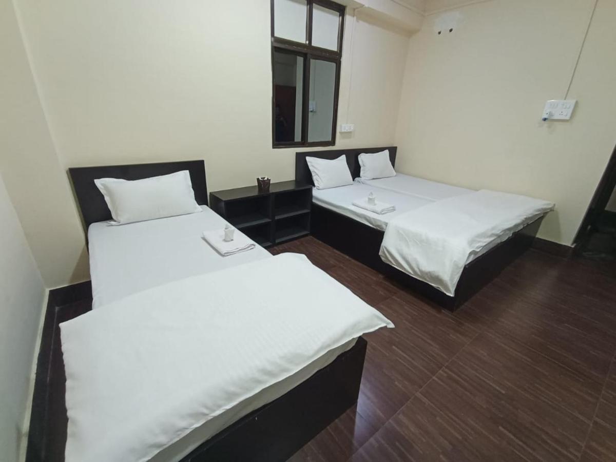 Oyo Thangal Hotel Imphál Exteriér fotografie